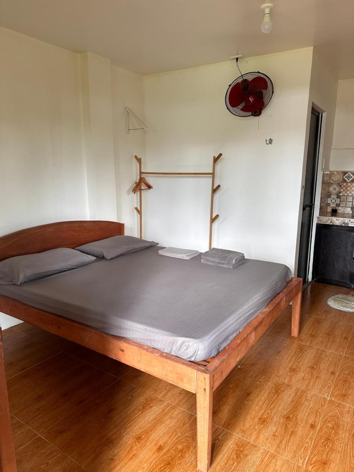 Cris & Mar Homestay Burgos  المظهر الخارجي الصورة