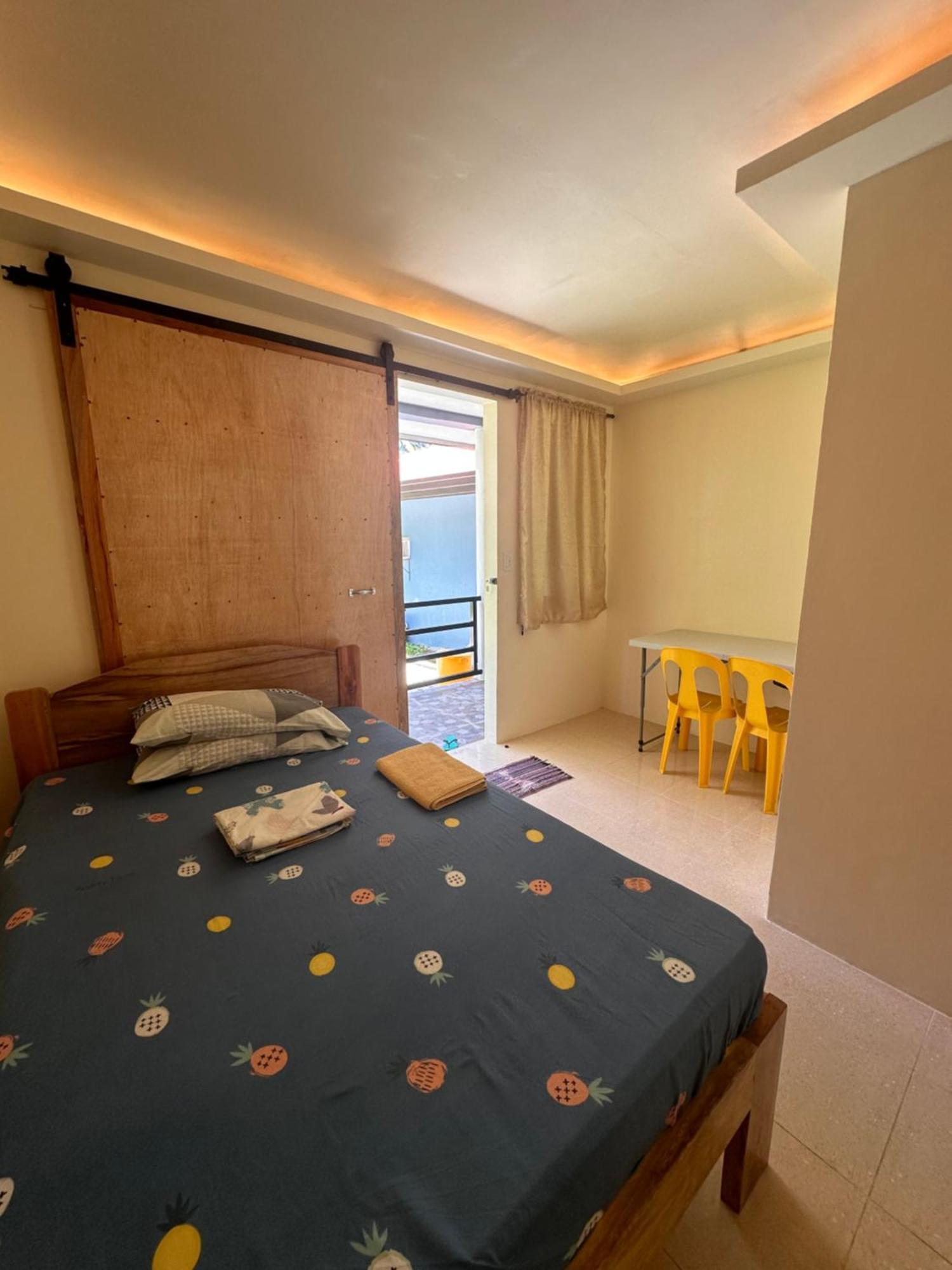 Cris & Mar Homestay Burgos  المظهر الخارجي الصورة