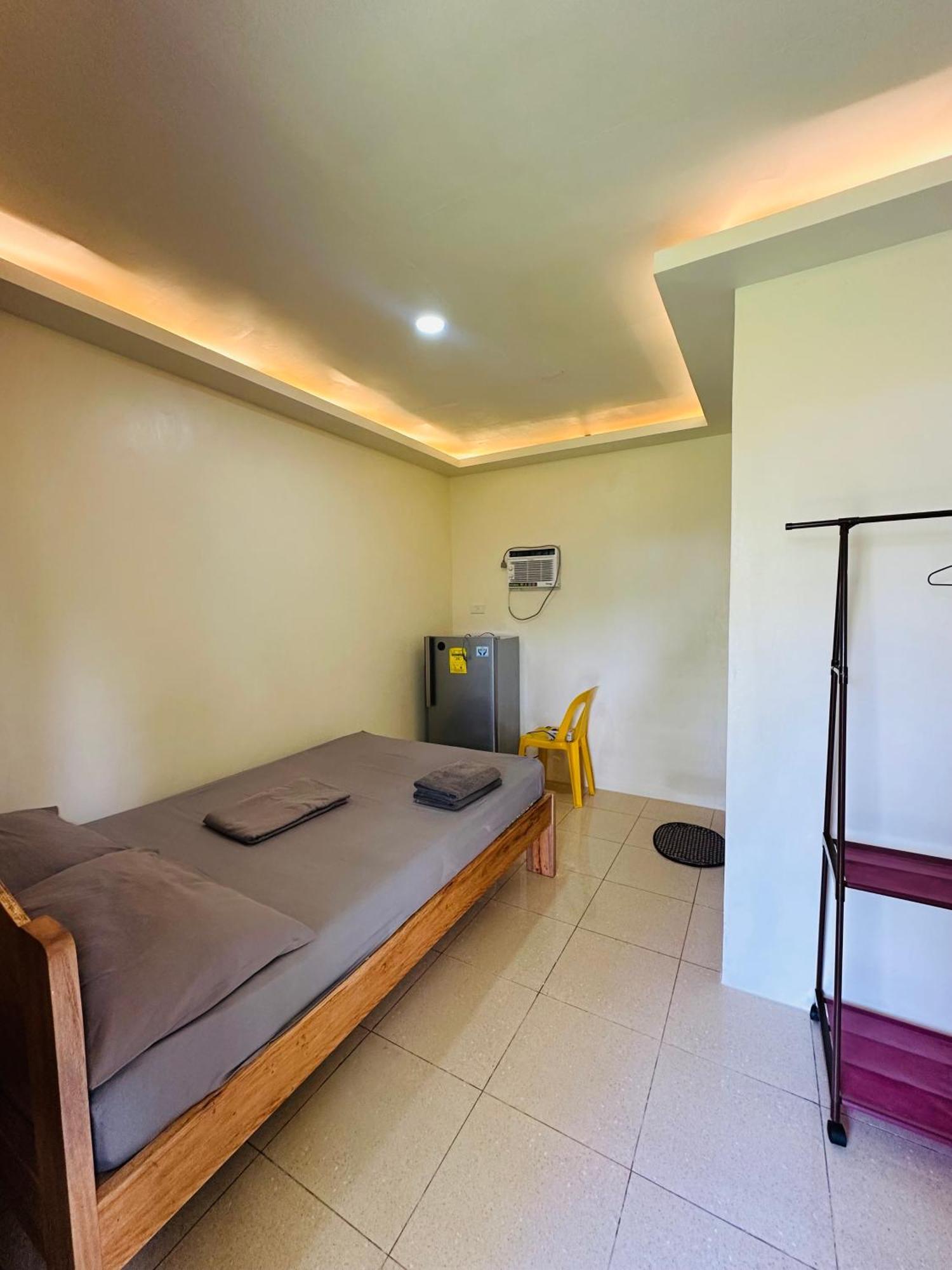 Cris & Mar Homestay Burgos  المظهر الخارجي الصورة