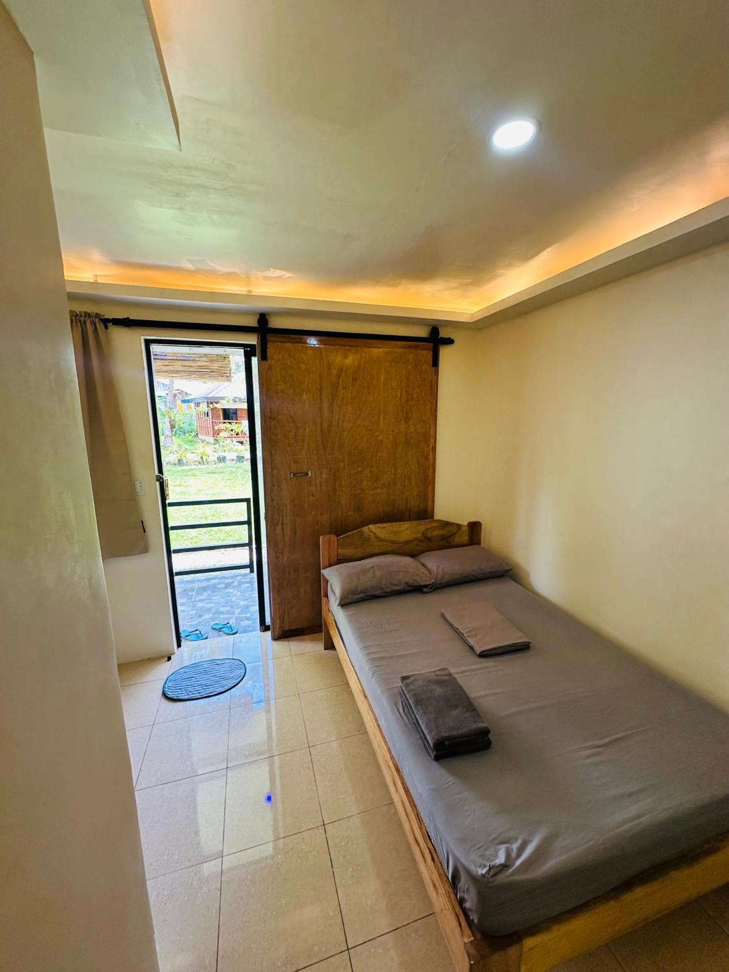 Cris & Mar Homestay Burgos  المظهر الخارجي الصورة